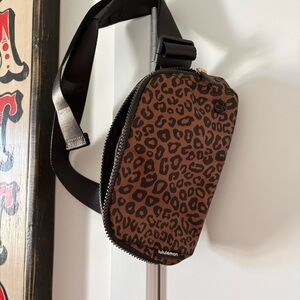 Lululemon Leopard EBB